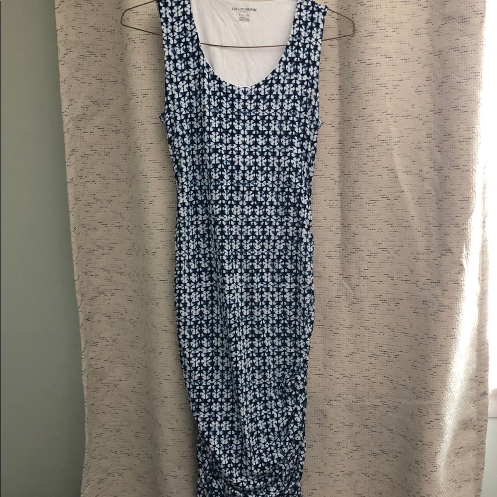 *EUC* Ruched Fitted Maternity Dress
